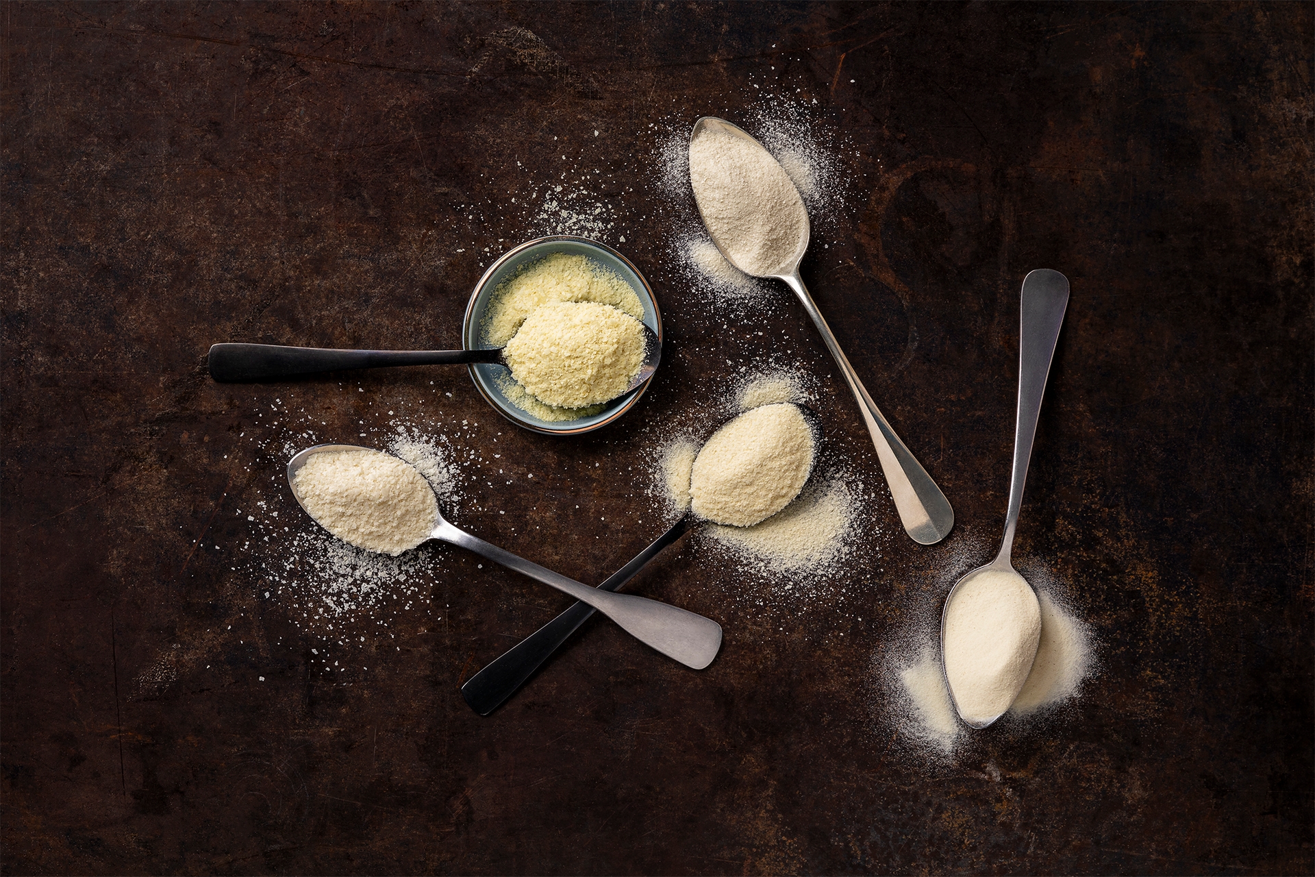 Potato flakes and granules